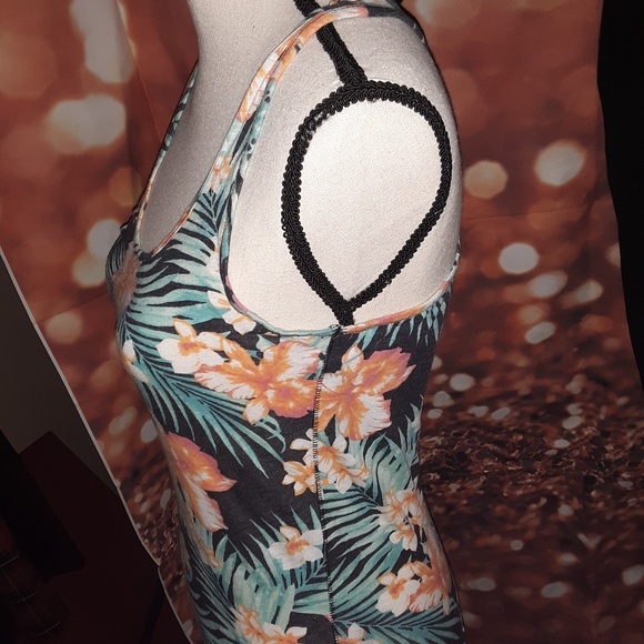 PINK VICTORIA SECRET SZS TANK TOP, EUC - Picture 4 of 4